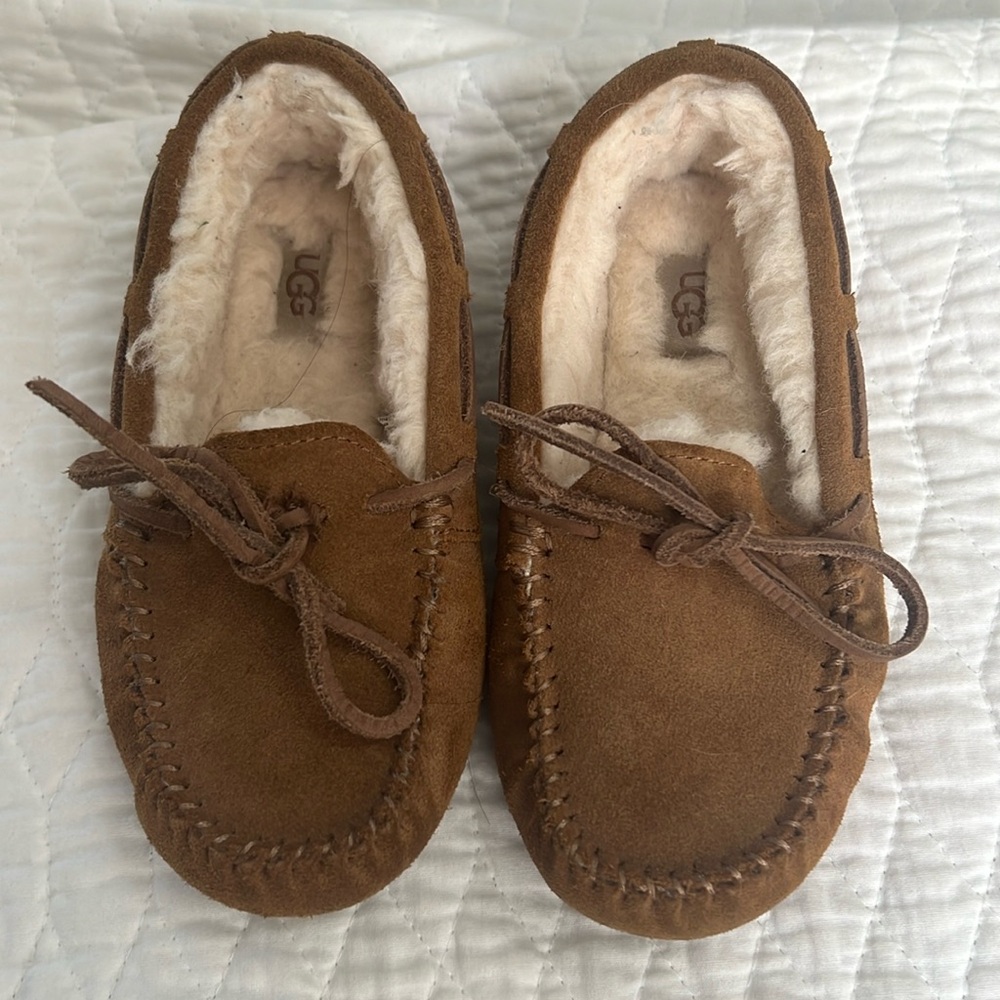 Ugg Slipper/ Moccasin tie
